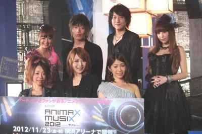 (前列左から)KOTOKO、May'n、南里侑香 (後列左から)麻生夏子、GRANRODEO、黒崎真音