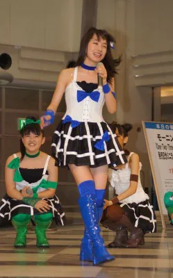 石田亜佑美は、ダンスのキレをアピール