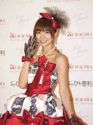 「何回もやりたい!」麻里子さまの結婚式は派手婚!?