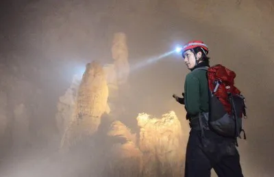 世界最大のソンドン洞窟の踏破に挑戦する平岡祐太