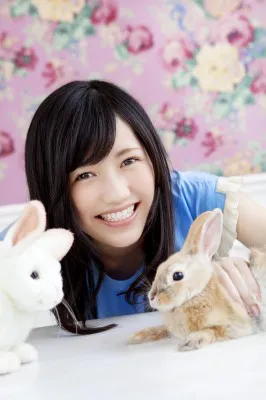 まゆゆ、第1位に向け始動! CD&DVD本日発売