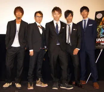UVERworld、自身初のドキュメンタリー映画　メンバーが舞台あいさつで撮影秘話を明かす