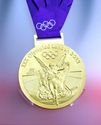 ギリシャの勝利の女神・ニケがデザインされている夏季大会史上最も重いメダル
