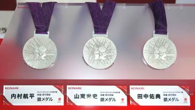 内村選手、山室選手、田中選手の銀メダル