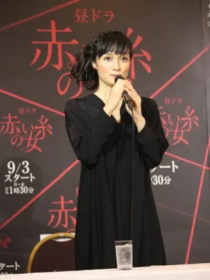 全身整形美女を演じる奥村佳恵は「自分がコンプレックスだらけなので、私にはこの役はできないと思って悩んだ」とコメント