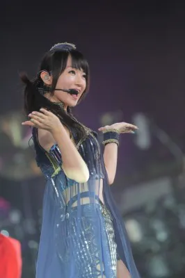 ウルトラオレンジの海を渡る！ 水樹奈々が初の野外スタジアム公演で熱唱!!