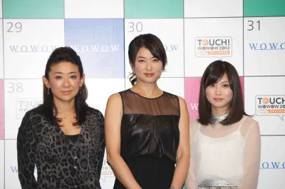ドラマWスペシャル「尋ね人」に出演する志田未来、夏川結衣と原作者の谷村志穂さん(写真右から)