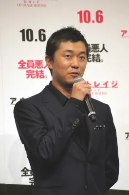 新井浩文は「他の映画だと大体、僕が一番強面なんですが、きょう一番かわいいっす(笑)」と笑う