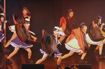 かわいい9人の吸血鬼が登場! ぱすぽ☆がドラキュラメークで新曲披露&ニューアルバムリリースを発表!!