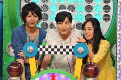 鈴木勝大、川口春奈、宮崎香蓮(写真左から)は、「現役学生チーム」として参加