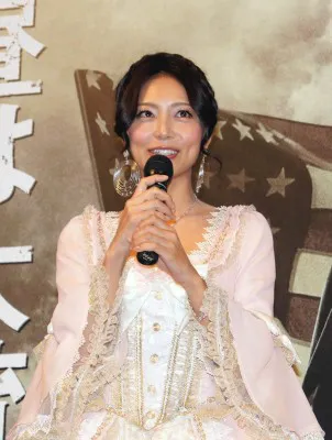 「結婚はだいぶ先です!」相武紗季が、ふくれっ面