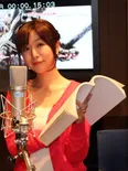【写真】アイドル級の人気を誇る声優・茅野は「王妃らしく演じました」と笑顔を見せる！