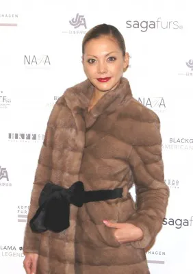 土屋アンナ、フランク過ぎる記者会見！