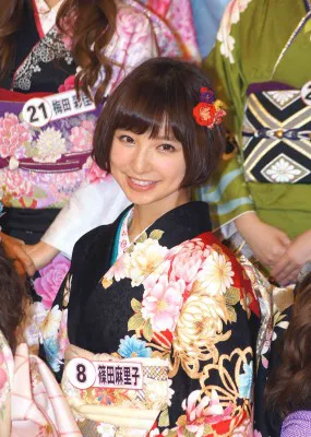 お正月特番ということで晴れ着姿で登場したAKB48(写真は篠田麻里子)