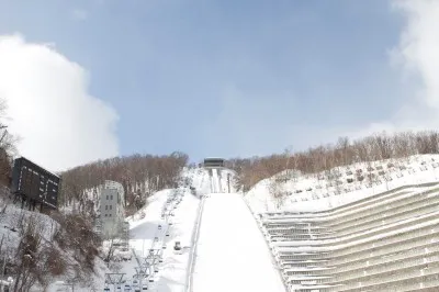 かつて浩輔がバッケンレコードを記録した大倉山ジャンプ競技場