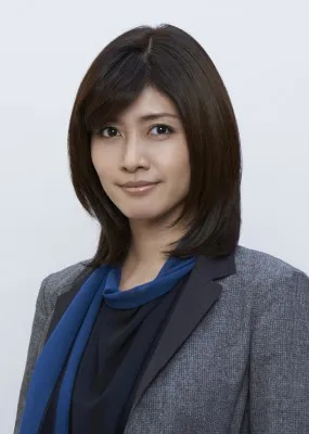 内田有紀は隼人の上司・濱田直美役。雑誌記者としてサキに不信感を抱いていく