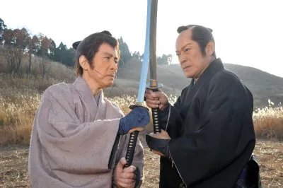【写真】親友・浅野帯刀役の松平健と剣を交える姿はド迫力！