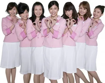 竹内結子が格安航空会社のCAに! 「笑って終われる作品に出たかった!」