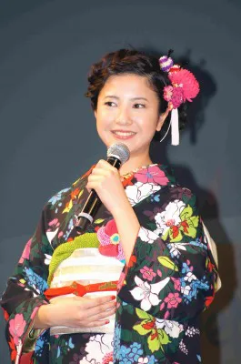 吉高由里子、ことしの目標はポジティブに！