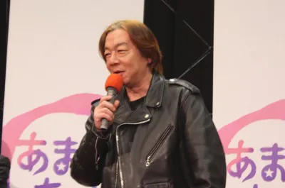 古田新太は「能年さんは天然でかわいい。笑いのセンスを褒めていただきました！」