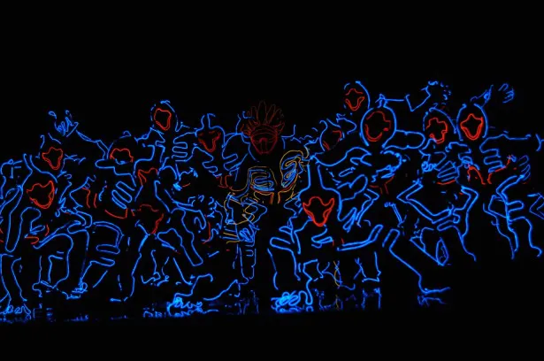 CMでもおなじみの“踊る電飾アニメーション”レッキングクルーオーケストラ ELスクワッド