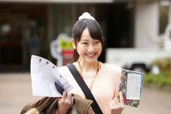 “実は見えるんです!”新人ディレクター・松井玲奈が幽霊を退治する!!