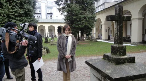 【写真】米倉はコンスタンツェの墓参りへ