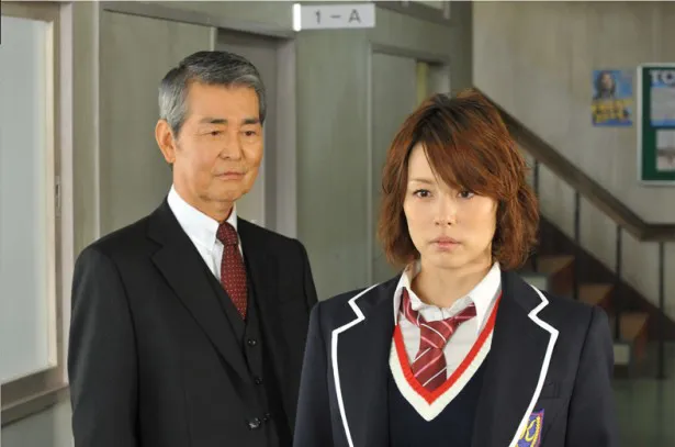 米倉涼子の新ドラマ 35歳の高校生 初回視聴率は14 7 画像8 13