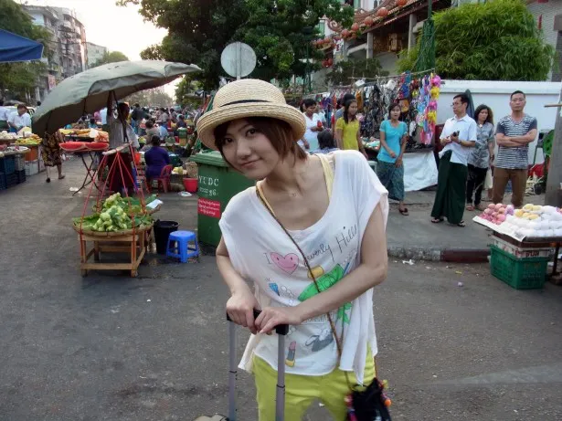 宮澤佐江がミャンマーのある町に暮らす日本人女性に会いに行く