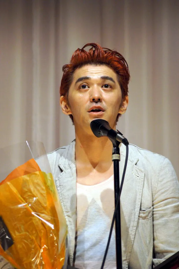 「Playback」で新人監督賞を受賞した三宅唱監督の代理で登壇した同作品主演の村上淳