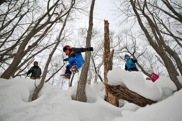 冬は山へ。雪遊び