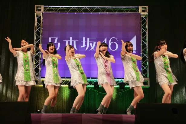 画像・写真 乃木坂46の2期生がファンの前で初のパフォーマンス