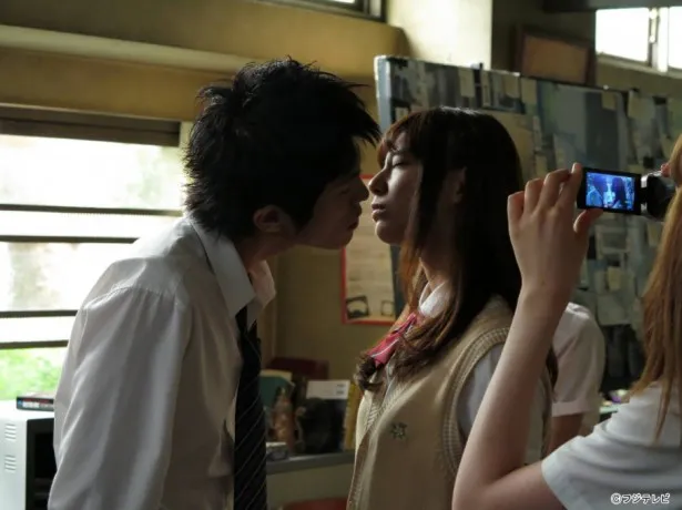 第2話でも、山田とうらら（西内まりや）はキスを交わす