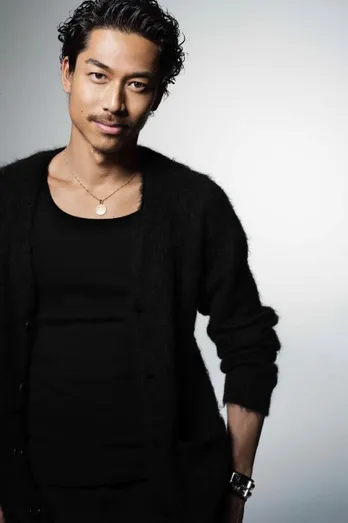 秋の土ドラ主演はAKIRA! 仲間由紀恵を妻役に、全てを失った男役で新境地!