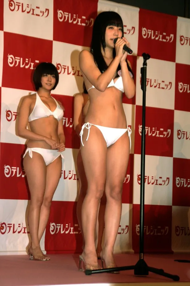 身長159cm、B84-W57-H86の22歳・浜田由梨