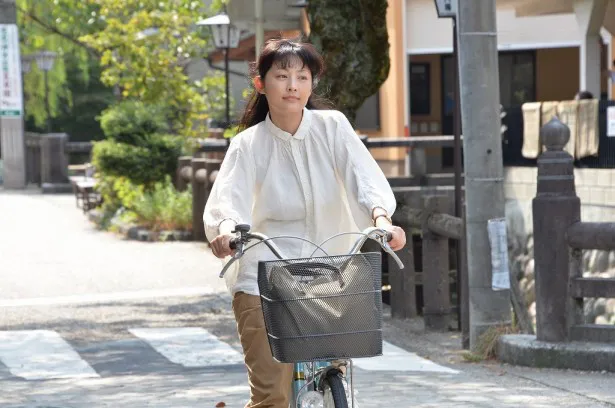 物語の舞台は清流長良川と緑深い山々に囲まれた岐阜の町・郡上