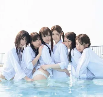 初の水着姿も披露！  乃木坂46がファースト写真集を発売!!