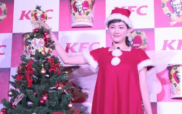 綾瀬はるかが2013年KFCクリスマスキャンペーン・新CM発表会に登場