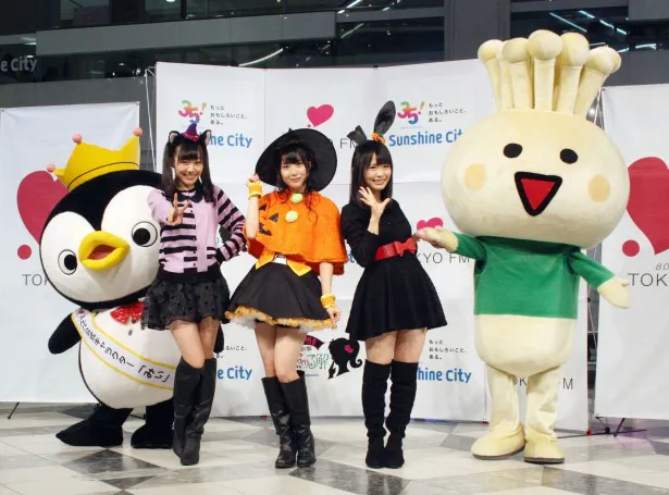 公開録音に参加したSKE48の3人の他、長野・中野市のオリジナルキャラクター・えのたんと、アルパオリジナルキャラクター・みぃも応援に！