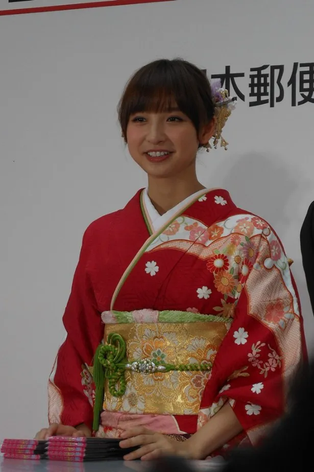 【写真】和装姿でAKB48時代より一段と大人の雰囲気を醸し出す篠田麻里子