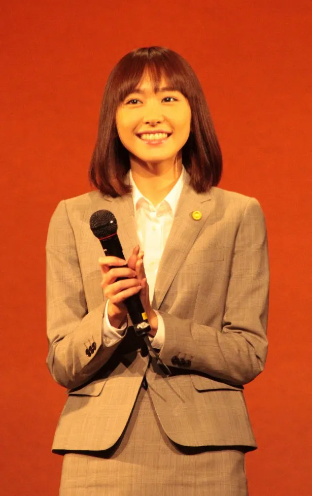 黛真知子を演じる新垣結衣