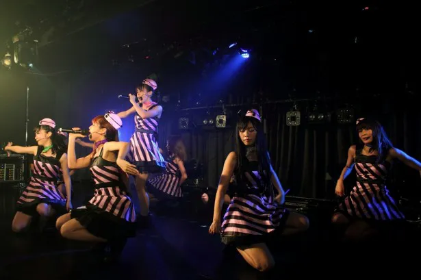 東京・吉祥寺CLUB SEATAで行われた「Growing Upフェス」で10月16日発売の最新シングル「Growing Up」を披露したPASSPO☆