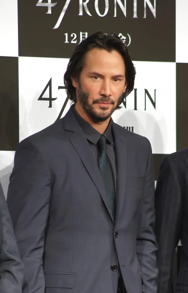 【写真】「『47RONIN』を持って東京に来れたことを名誉に思います」とあいさつするキアヌ・リーブス