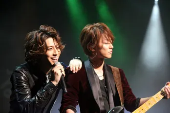 映画「カノジョは嘘を愛しすぎてる」完成披露試写会で佐藤健が初めて魅せた生演奏にファンが大熱狂！