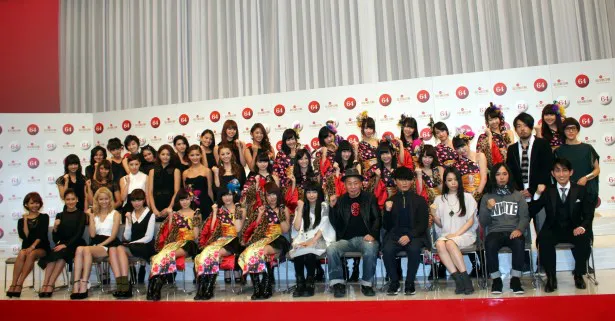 「第64回 NHK紅白歌合戦」の初出場者記者会見に登場した(左から)E-girls、NMB48、miwa、泉谷しげる、サカナクション、福田こうへい。ほか、Sexy Zoneらも初出場