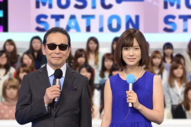 「ミュージックステーション　スーパーライブ2013」でも息の合ったMCを見せる(左から)タモリと弘中綾香アナ
