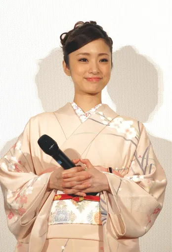 「ずっと怖がっていたら8年も経ってしまいました」上戸彩が8年ぶりの主演について心境を告白!