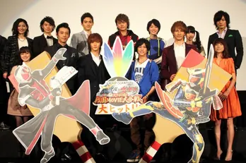 「仮面ライダーウィザード」出演者がついに卒業！ 奥仲麻琴が白石隼也に大感謝!!