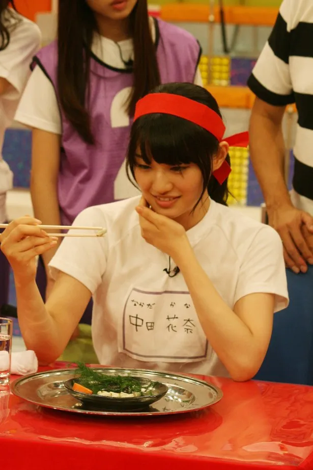 1stシーズンの「NOGIBINGO！」の罰ゲームでハチの幼虫を食べる「ゲテモノ料理」に挑戦した中田花奈