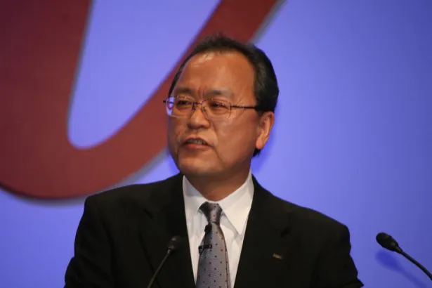 「5インチ以上のスマートフォン＆タブレットの稼働数が増えている」と語る、KDDIの田中孝司代表取締役社長